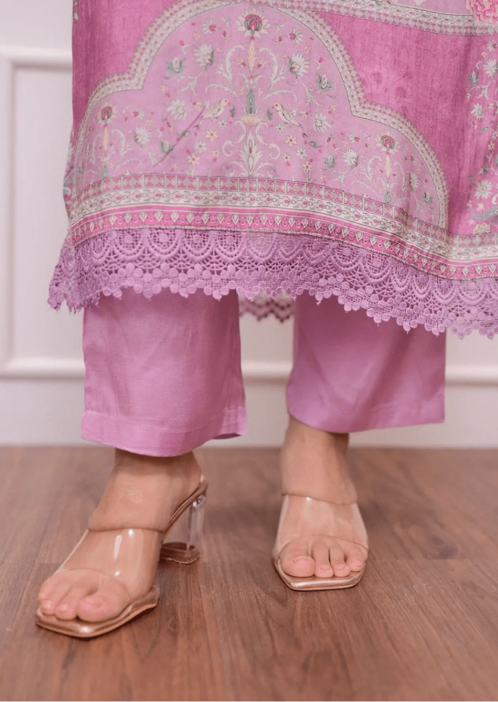 Lilac Muslin Digital Print Hand-Embroidered Pakistani Suit Set